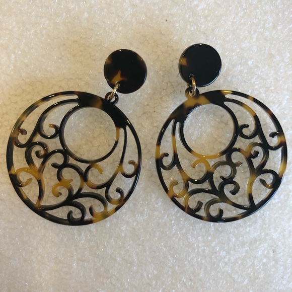 Acrylic Tortoise Filigree Earrings - Picture 2 of 2